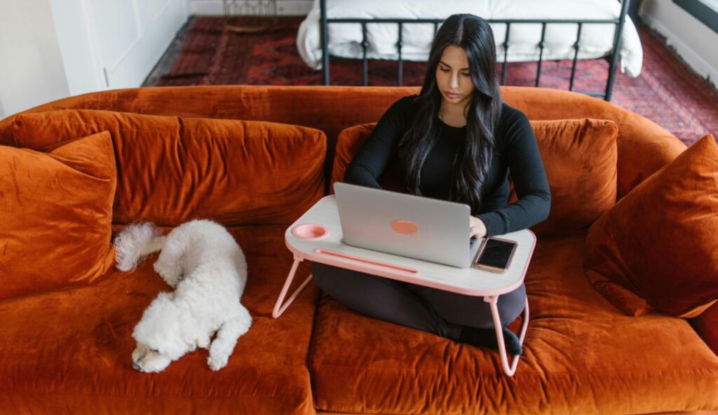 Independence Versus Emotional Availability