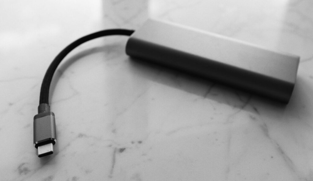 Chargeur USB multiport avec câbles courts