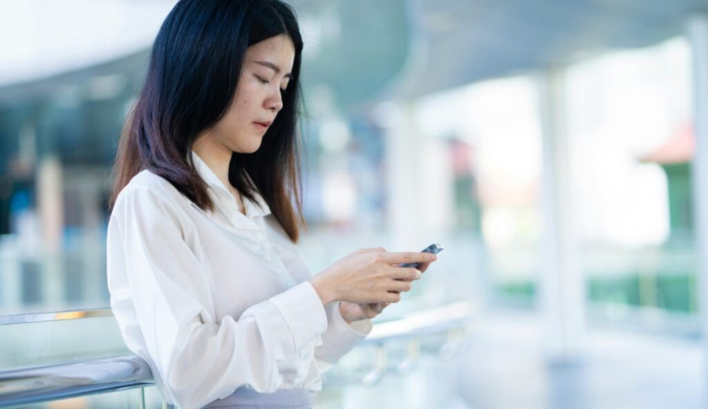 Red Panic Button: One-Touch SOS with Instant Location Sharing