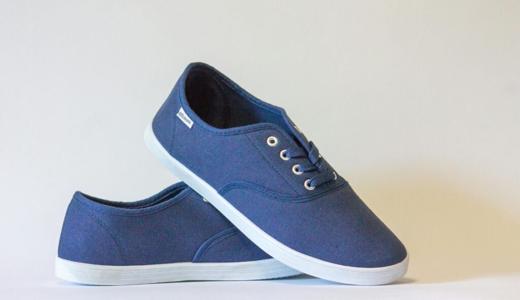 Comfortable “transfer shoes” and blister protection