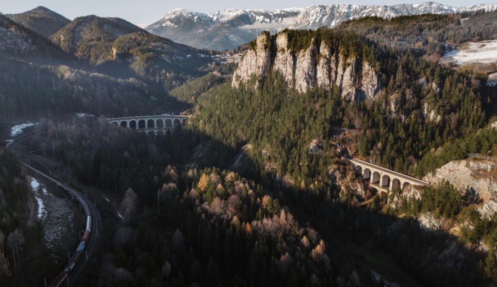 Autriche : chemin de fer de Semmering jusqu'au chemin de fer