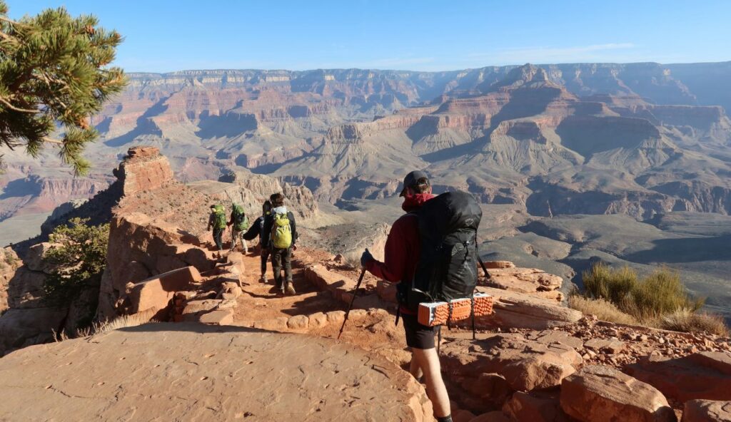 Explorations du canyon et du sentier des fentes